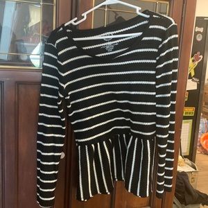 24/7 Maurice’s top size Small